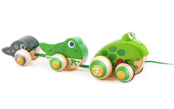 Hape - Pull-Along Frog Family